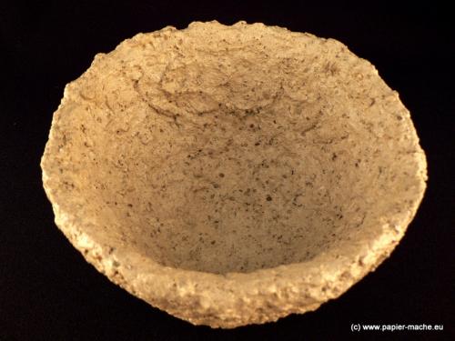 The papier mache Cinnamon bowl - inside. Dimensions: the height - 8 cm, the diameter - 16 cm.