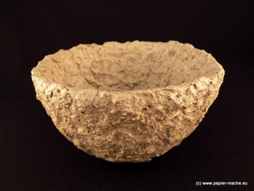 The papier mache Cinnamon bowl. Dimensions: the height - 8 cm, the diameter - 16 cm.