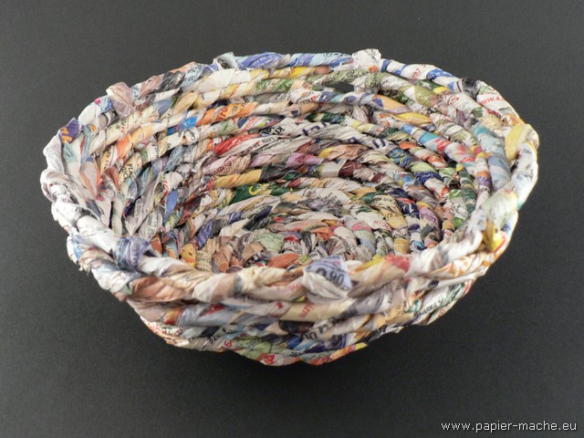 Bowl plaited of paper