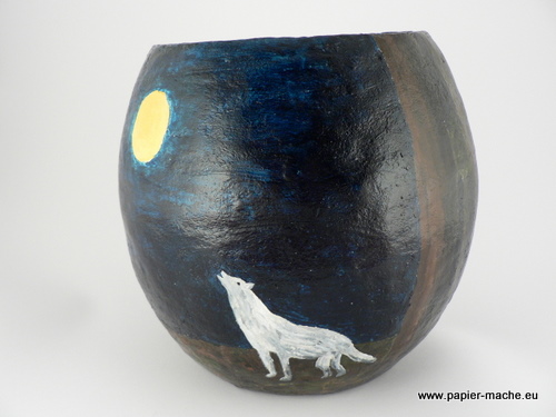 The bowl with the wolf - papier mache